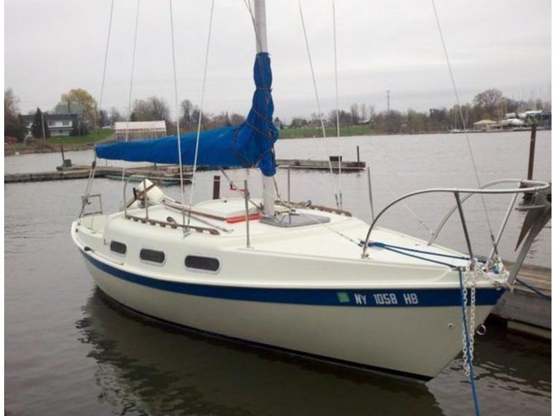 22 feet sailboat