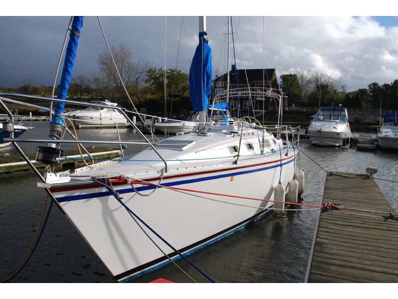 1984 Hunter 31 sailboat for sale in New York