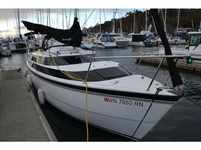 2010 Macgregor 26M located in Washington for sale