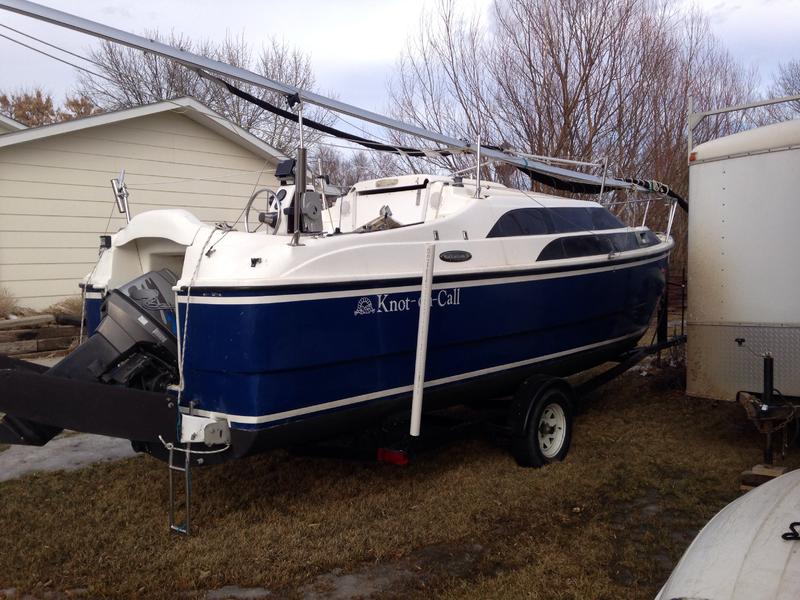 2004 MacGregor 26M sailboat for sale in North Dakota