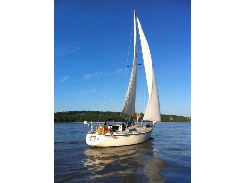 1984 O'Day 34 located in Missouri for sale