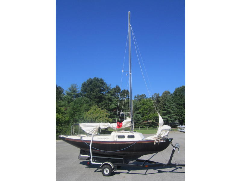82 Victoria 18 sailboat for sale in North Carolina