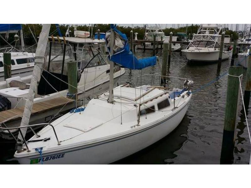 1982 Catalina C-22 sailboat for sale in Florida