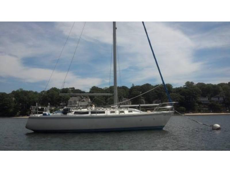 1986 Catalina 34 located in New York for sale