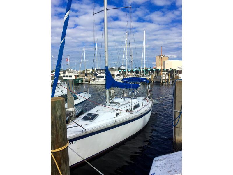 1984 Hunter Hunter 31 Sloop located in Florida for sale