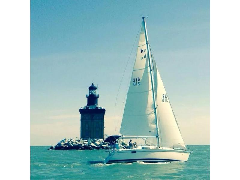 1993 Hunter 30T located in Michigan for sale