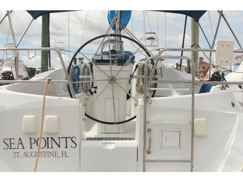 2002 Beneteau Oceanis located in Florida for sale