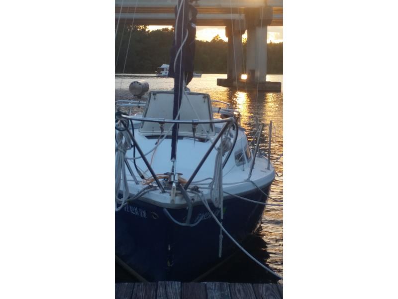 1977 Catalina 27 located in Florida for sale