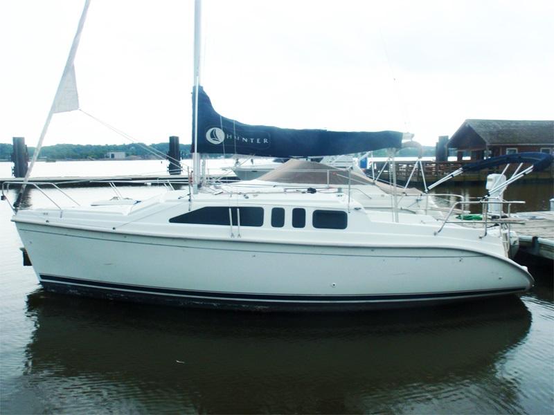 2001 hunter 260 sailboat