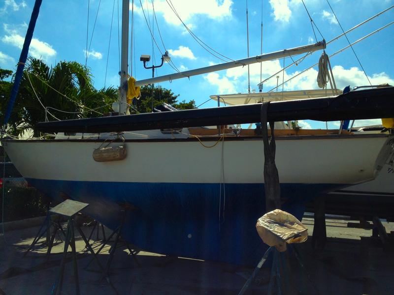 81 Cape Dory 27 located in Florida for sale