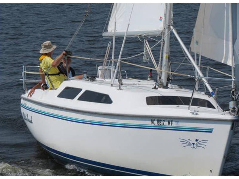 1998 Catalina 250 mark II Wing Keel located in North Carolina for sale