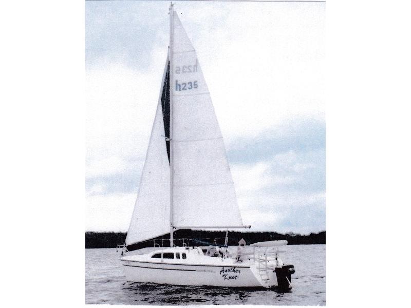 1996 hunter 23.5 sailboat