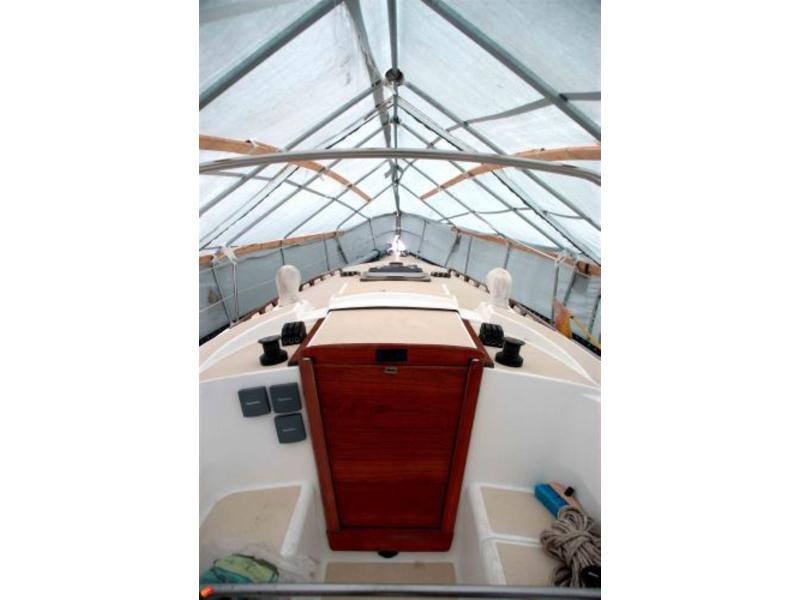 1984 tartan 33 located in Connecticut for sale