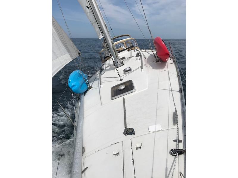 1984 Beneteau 42 First located in Connecticut for sale