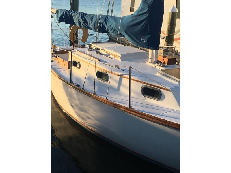 Cape Dory 27