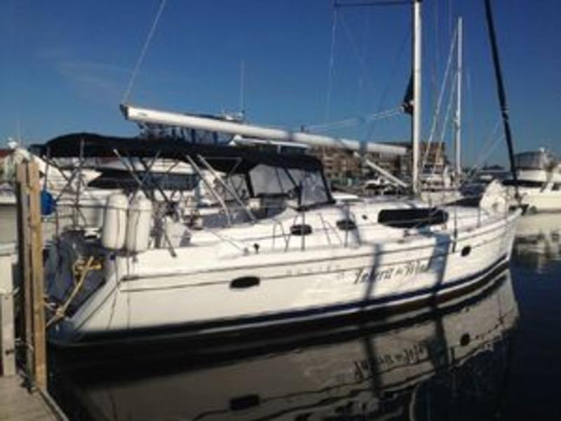 2009 Hunter Marine 45 Deck Salon located in Wisconsin for sale