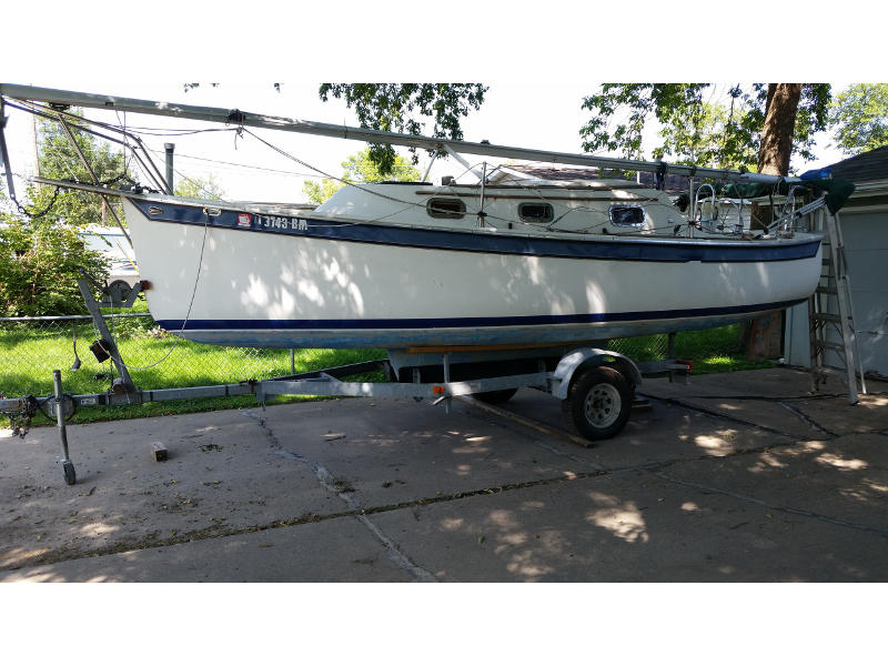 1990 Hake Starboard Yacht Seaward 23 located in Iowa for sale