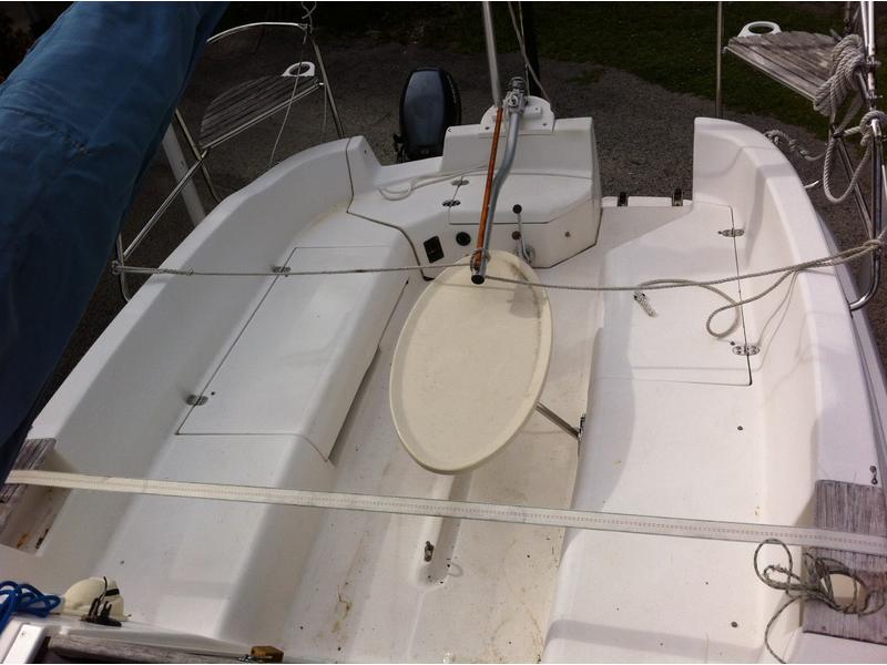 2002 Hunter 240 sailboat for sale in Florida