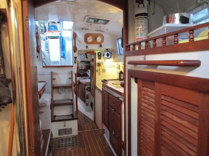 37' irwin center cockpit sailboat