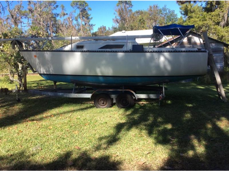 1981 Hunter 22 located in Florida for sale