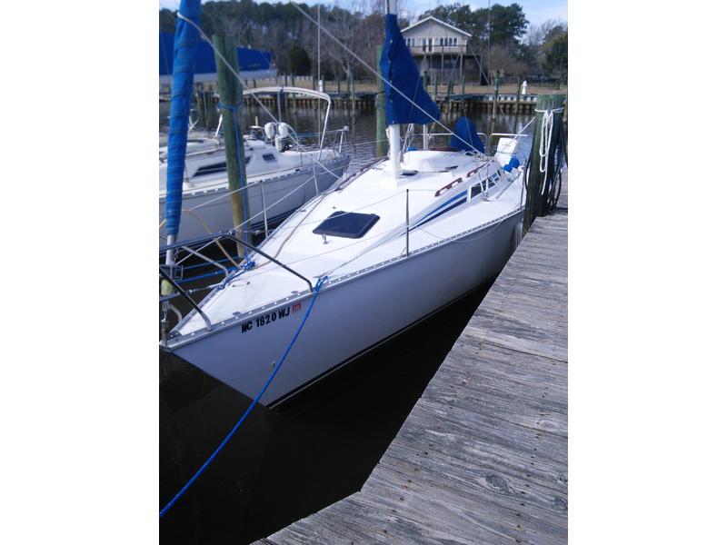 1985 Hunter 28.5 located in North Carolina for sale
