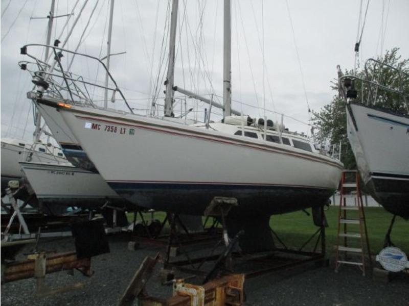 1985 Catalina 27 located in Michigan for sale