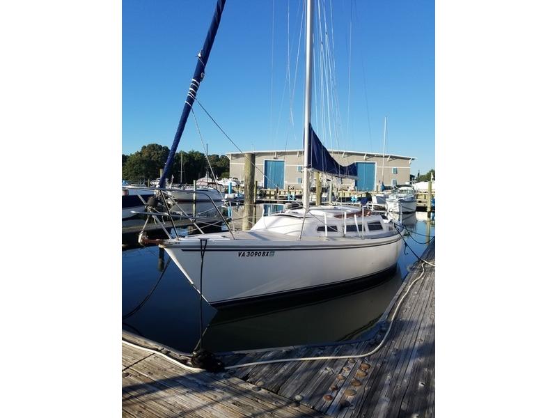 1982 Catalina 27 located in Virginia for sale
