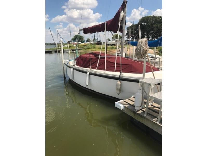 1987 Catalina 25 located in Texas for sale