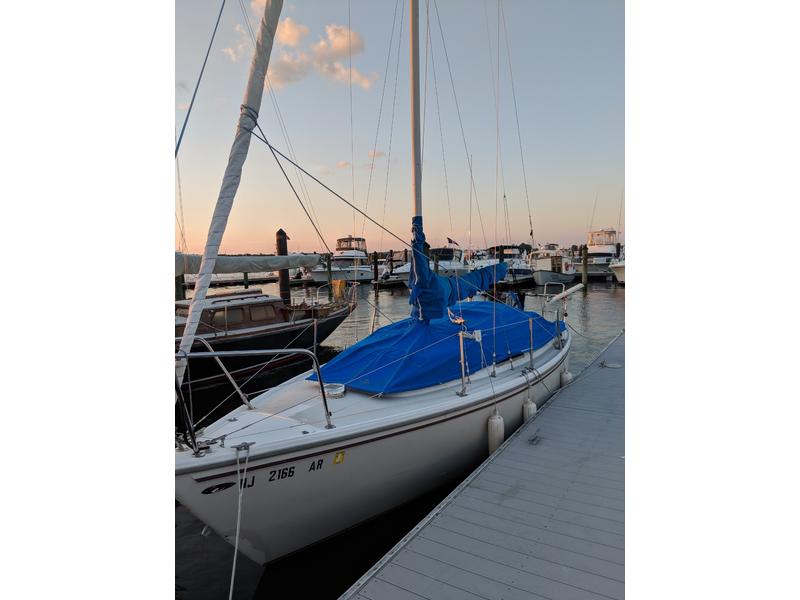 1982 Catalina 25 located in New Jersey for sale