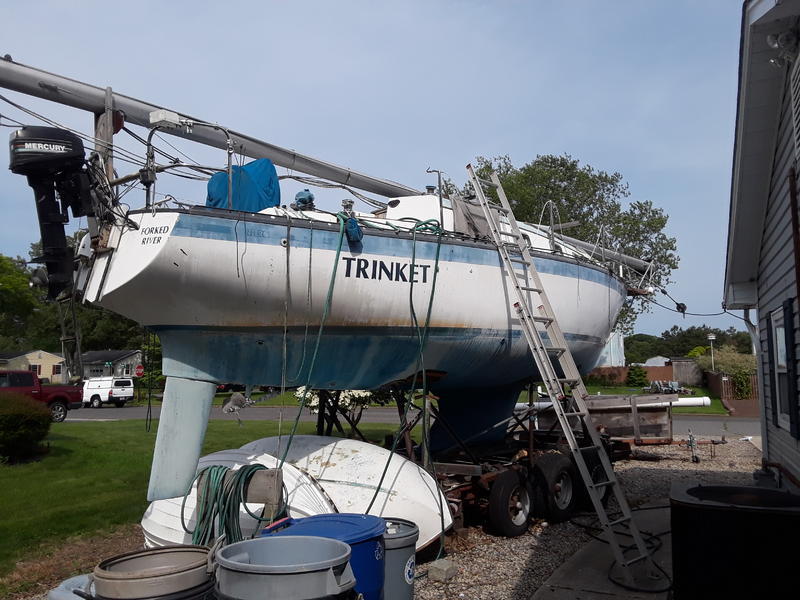 1983 Hunter 33 Cherubini sailboat for sale in New Jersey