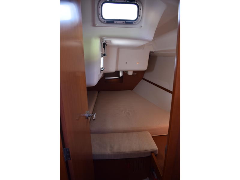 Beneteau Oceanis 34 Platinum