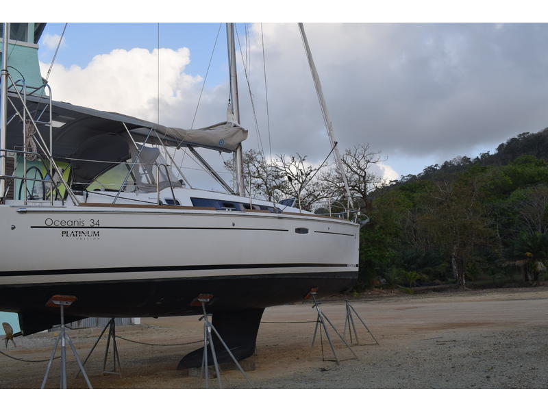 Beneteau Oceanis 34 Platinum