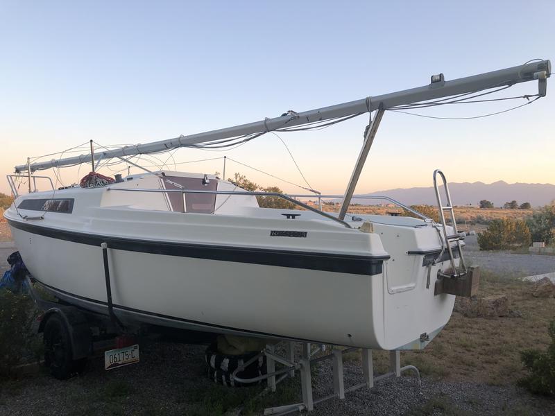 1989 Macgregor 26D sailboat for sale in Nevada