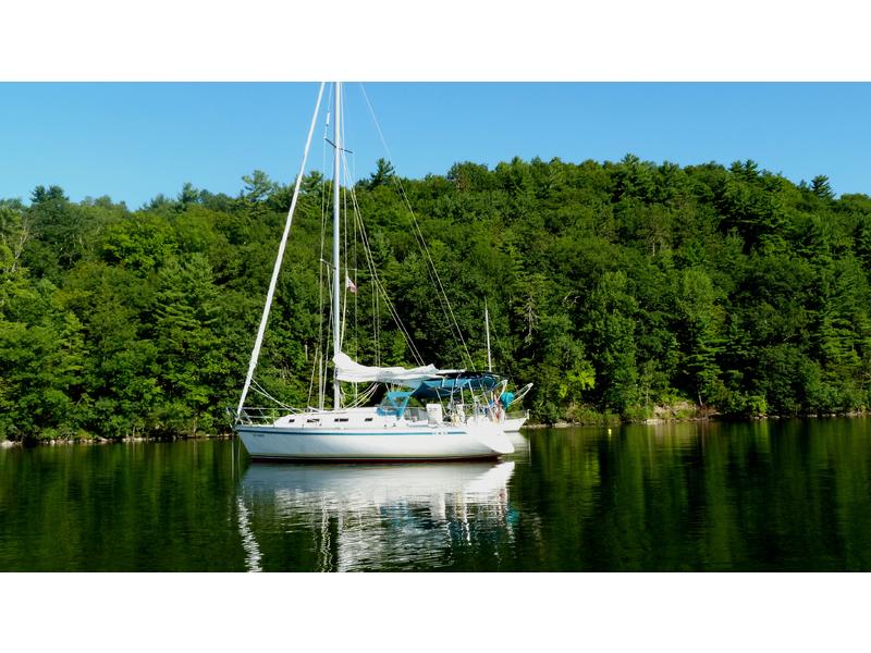 1990 canadian sailboat CS34 located in New York for sale