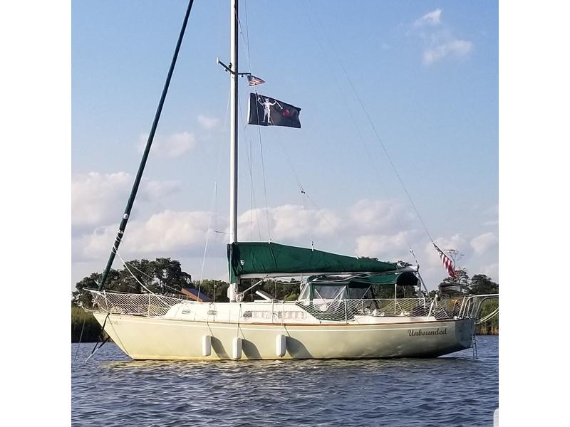 1975 Pearson 35 located in Maryland for sale