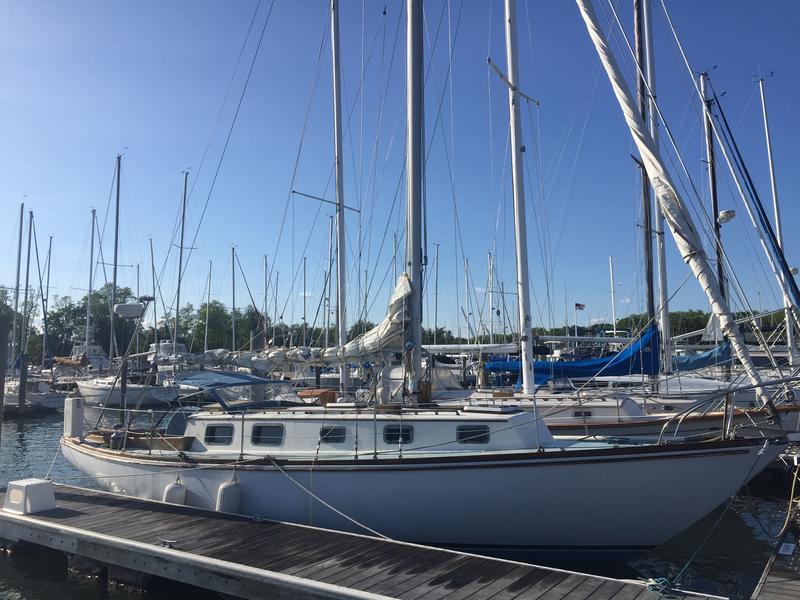 1975 Pearson Yachts Bristol /Alden mast head sloop rigged located in New York for sale