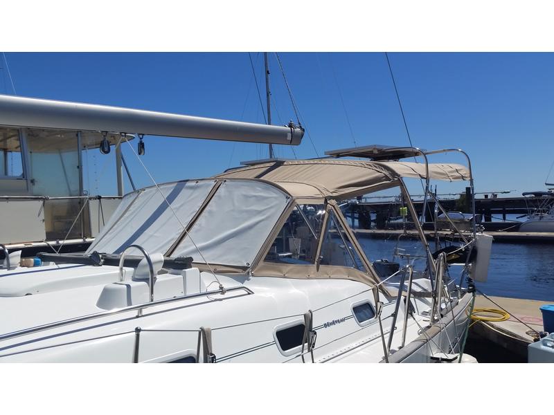 2004 beneteau oceanis 423 located in Florida for sale
