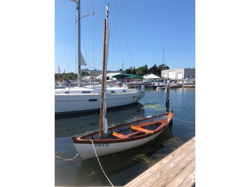 1985 Walter Simmons Design Vintage Classic Sprit Sail Sloop located in New York for sale