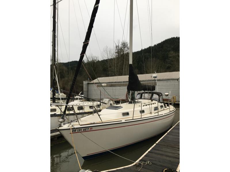 1984 Pearson 34 located in Oregon for sale