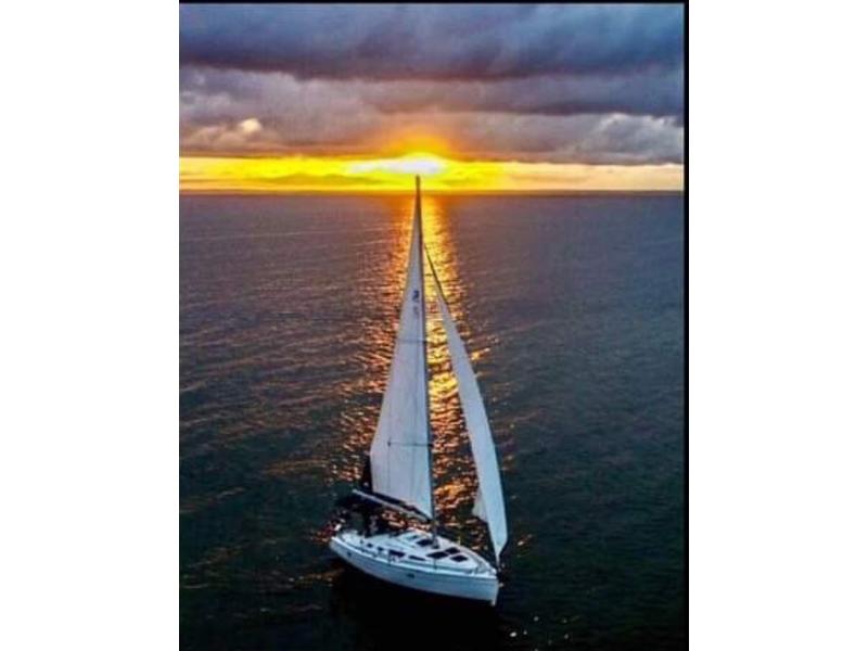 2007 Hunter 356 located in Florida for sale