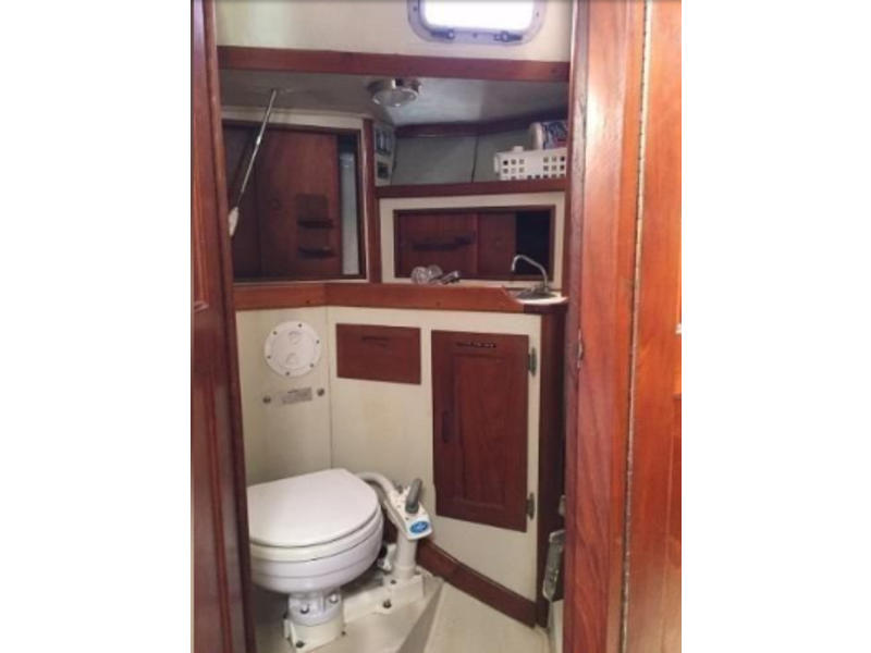 1985 Ericson 35 sailboat for sale in Maryland