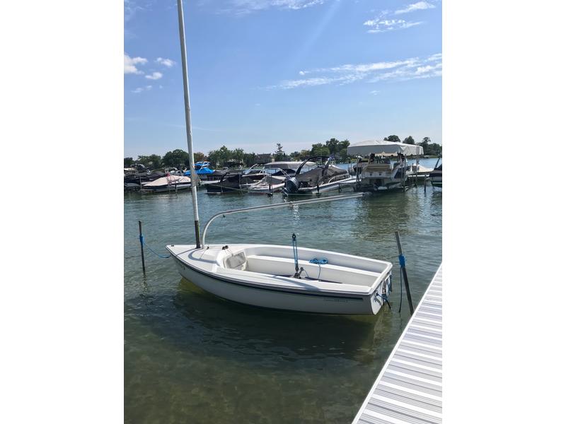 2015 Catalina yachts Catalina 14.2 Expo sailboat for sale in Michigan