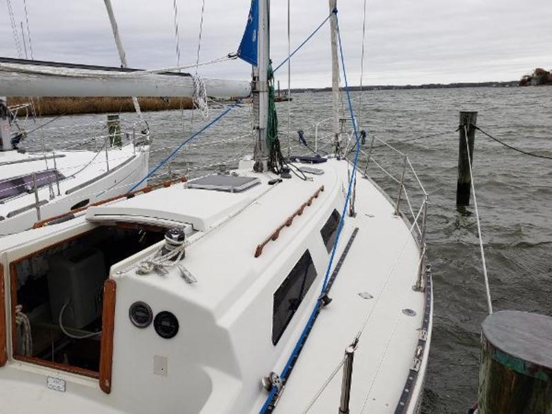 27 ft pearson sailboat for sale