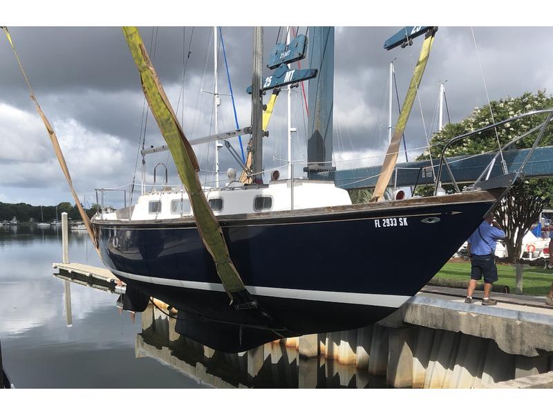 1970 Tartan 34C located in Florida for sale