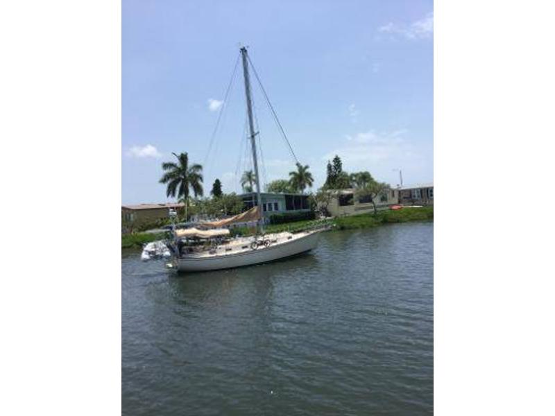 1991 Island Packet Cutter located in Florida for sale