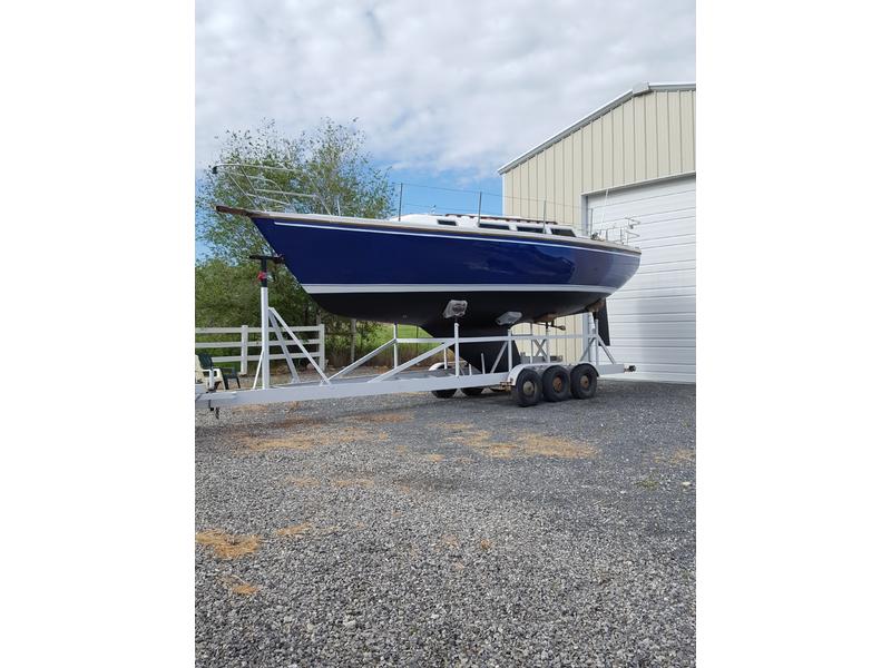 1983 Catalina 30 Tall Rig Sold located in Utah for sale