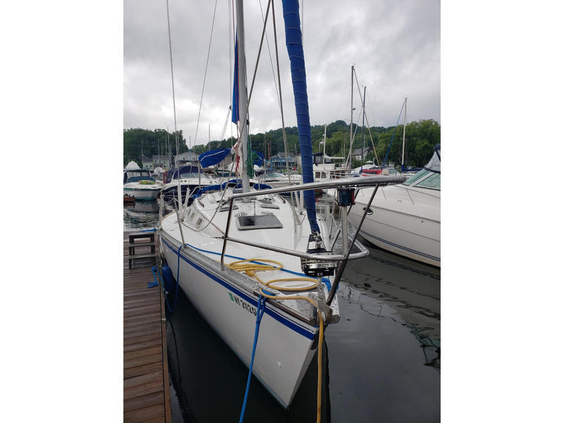1984 Hunter 34 located in New York for sale
