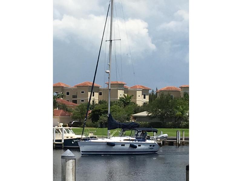 1998 Hunter Legend 40.5 located in Florida for sale