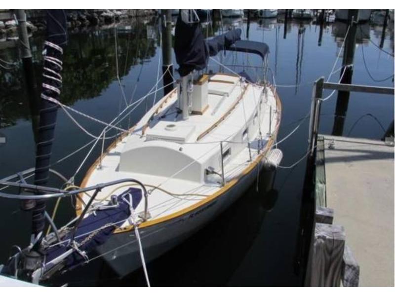 1977 Glander Cay 23 located in Florida for sale