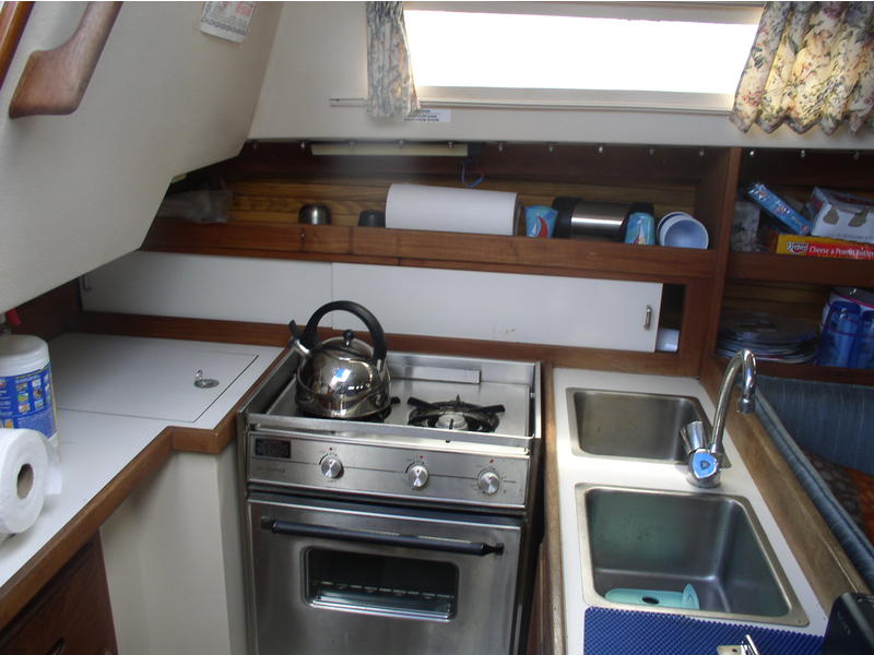 Catalina 30 Walk-Thru Transom